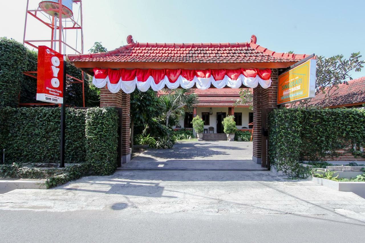 Oyo 1361 Singosari Family Residence Banyuwangi  Eksteriør bilde
